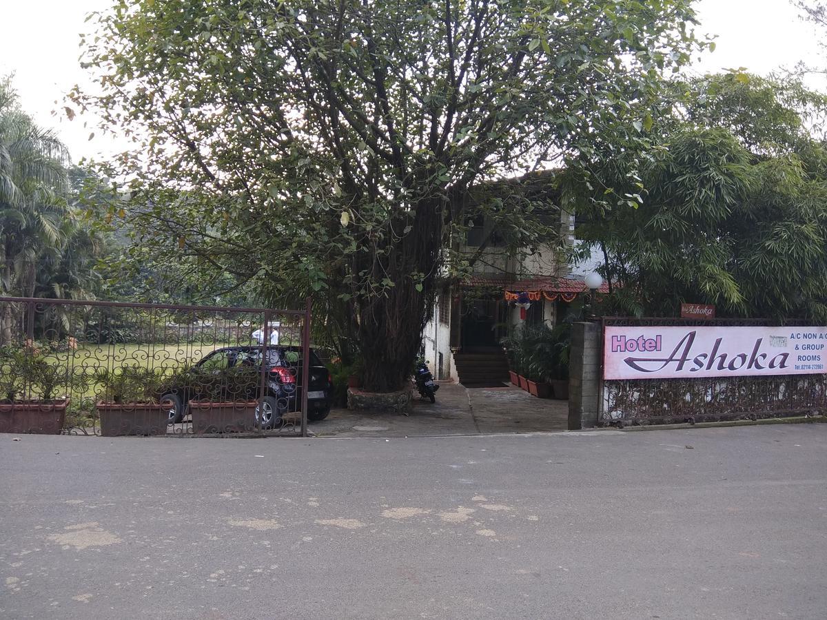 Hotel Ashoka Lonavala Exteriör bild