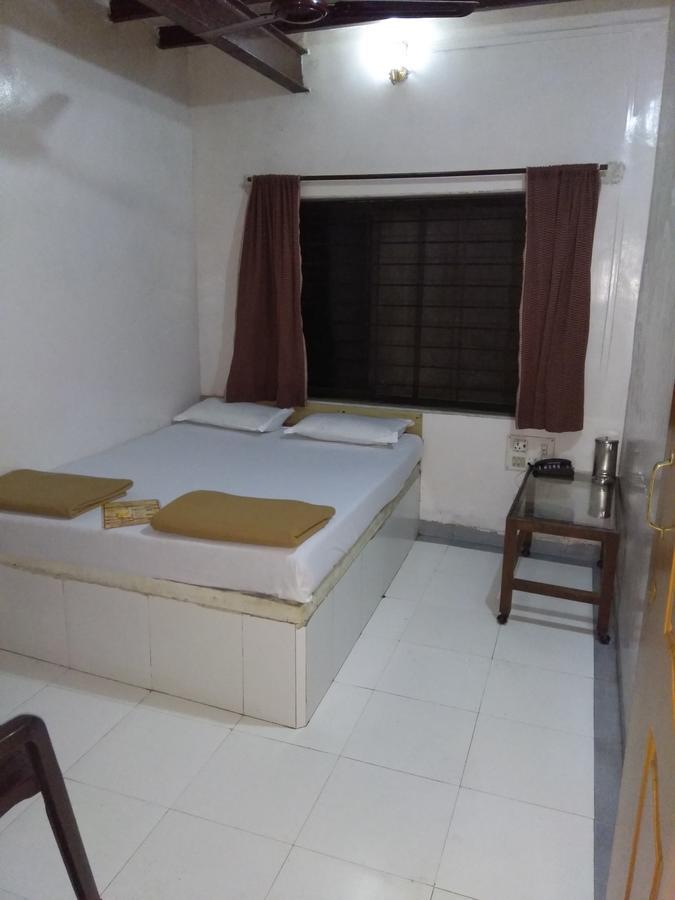 Hotel Ashoka Lonavala Exteriör bild